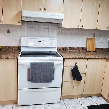 Home Stay Near The Airport Mississauga Exterior foto